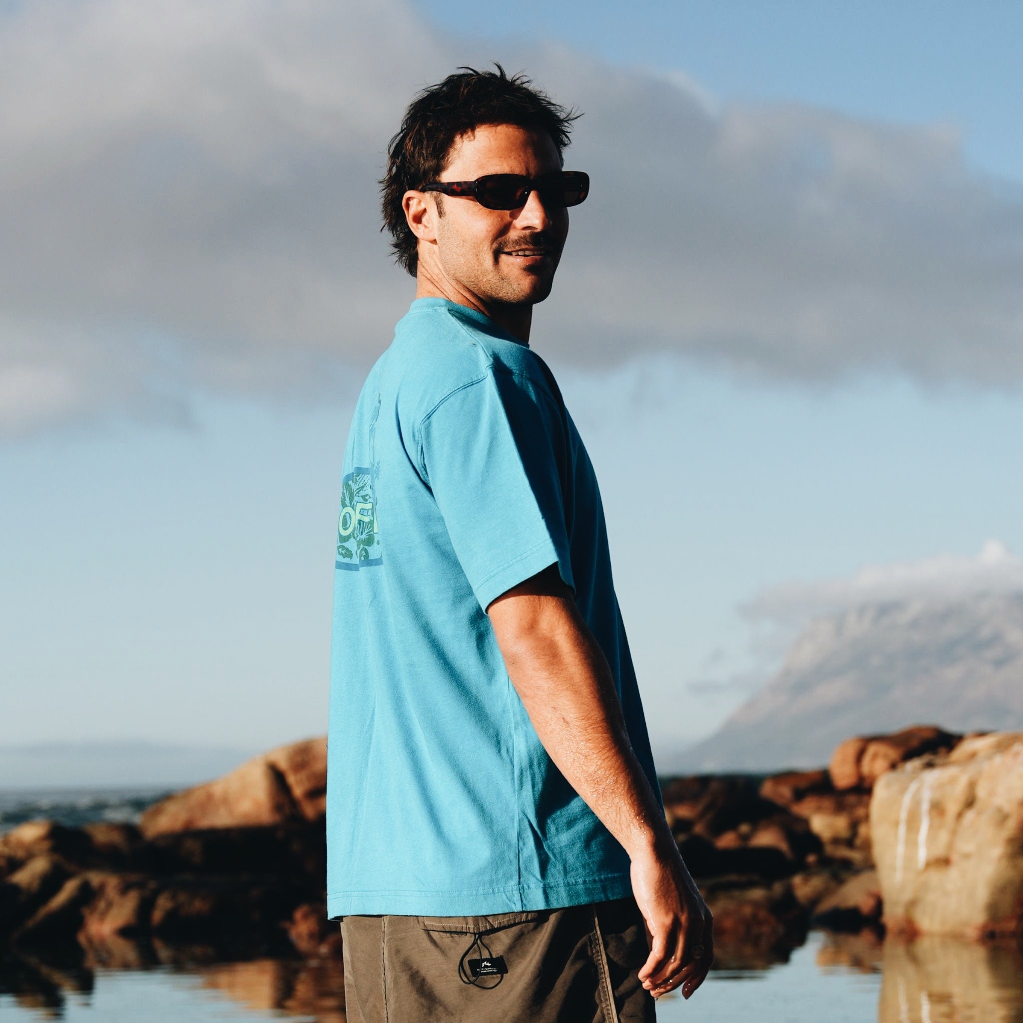 Hibiscus Tee - Electric Blue