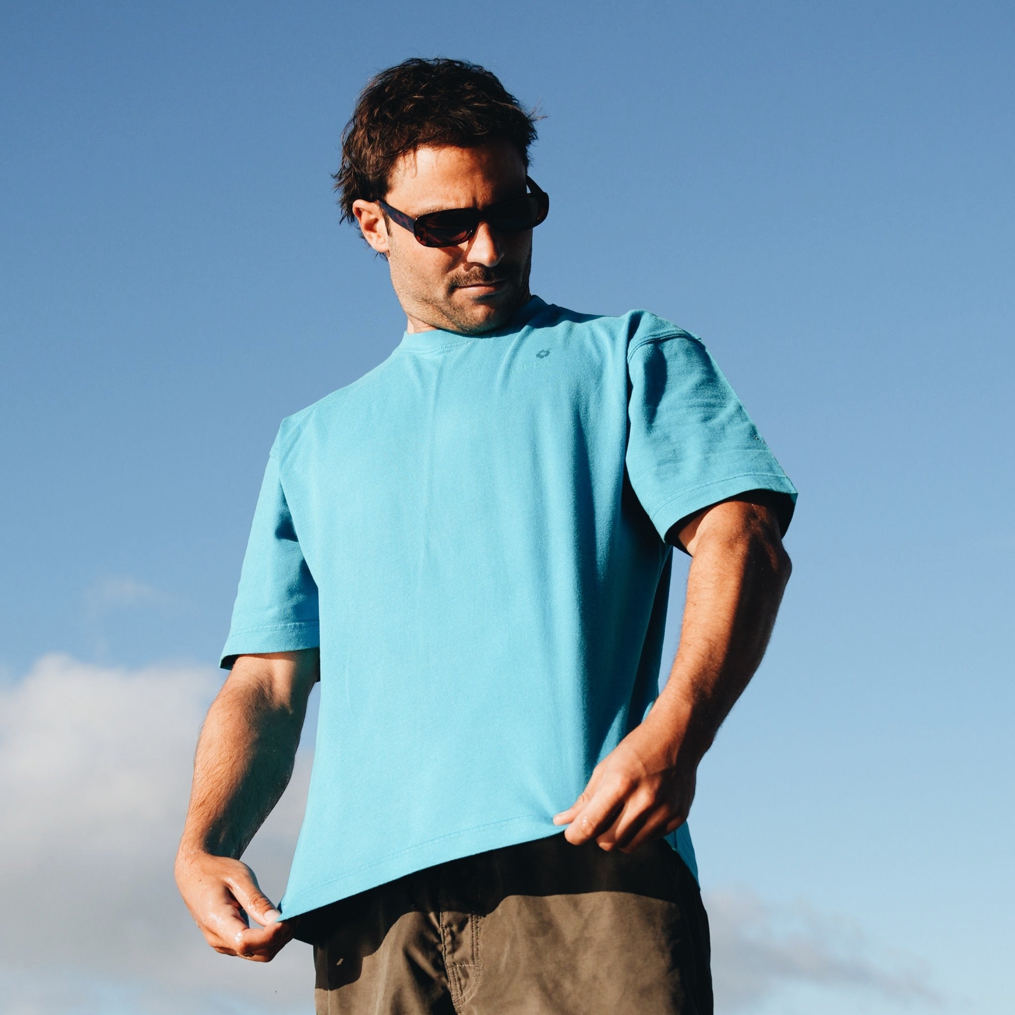 Hibiscus Tee - Electric Blue